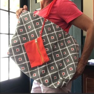 2/$30 Gray and Orange Ikat zipper tote beach bag with attached bag